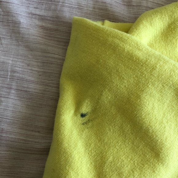 🌸2 for $10🌸 Yellow cropped hoodie​ - Picture 3 of 3